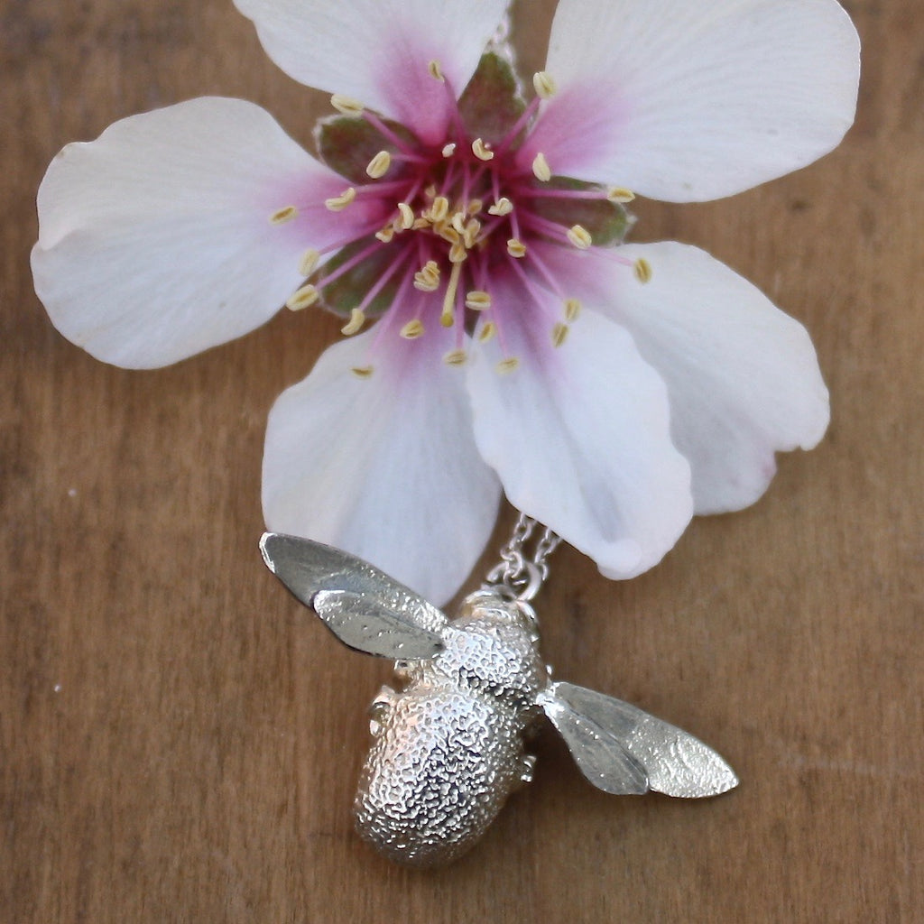 Alex monroe clearance silver bumblebee necklace